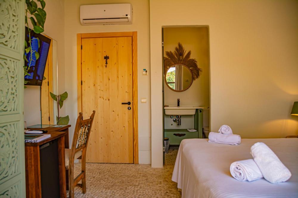 Boutique Hostal La Curandera De Salinas Sant Francesc de s'Estany المظهر الخارجي الصورة