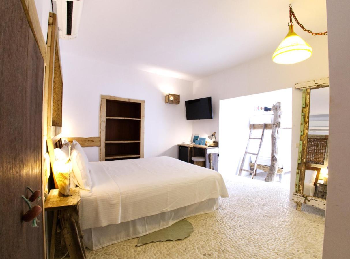 Boutique Hostal La Curandera De Salinas Sant Francesc de s'Estany المظهر الخارجي الصورة